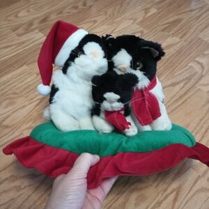 Vintage Prima Creations Plus Christmas Cat Family On Pillow
